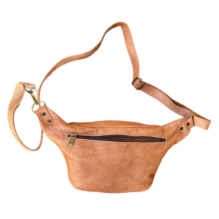 Natural leather shoulder bag.